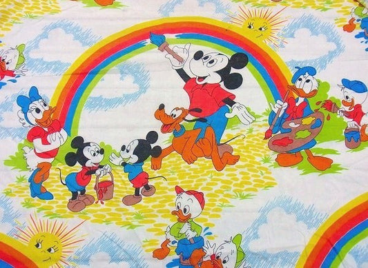 【ミッキー&フレンズ】ディズニー・レインボー柄・ヴィンテージ・ユーズドシーツ(フラット) USA