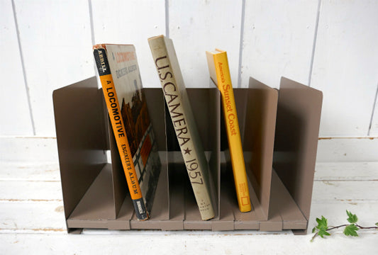 ライトブラウン 工業系 仕切り可動式 メタル ビンテージ 書類スタンド ブックスタンド USA 本立