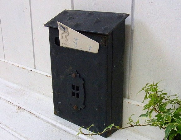 黒色のアイアン製・アンティーク・メールボックス/郵便受け/ポスト　USA