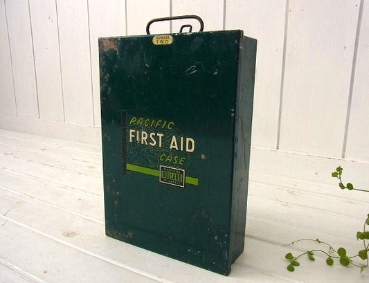 【FIRST AID】ファーストエイド・ヴィンテージ・救急箱/メディスンキャビネット/飾り棚 USA