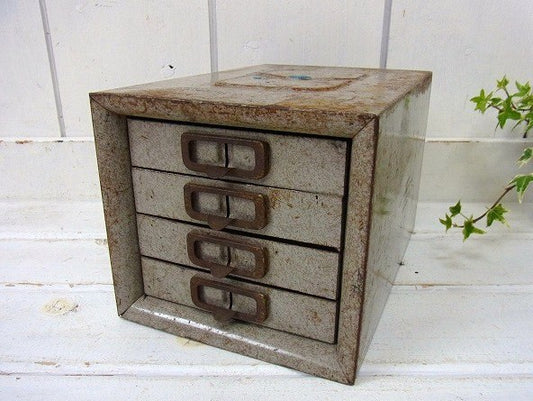 グレーの4段式・小さなアンティーク・卓上チェスト/引き出し USA