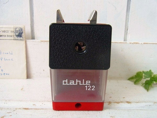 Dahle ドイツ製・赤・アンティーク・ペンシルシャープナー　鉛筆削り　ステーショナリー