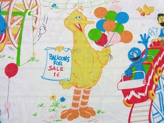 【セサミストリート】カラフルな遊園地柄・ユーズドシーツ(ボックスタイプ) USA