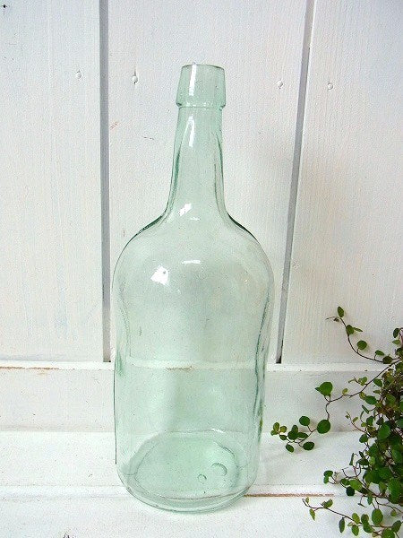 気泡たっぷりの大きなアンティーク・ガラスボトル/空き瓶 USA