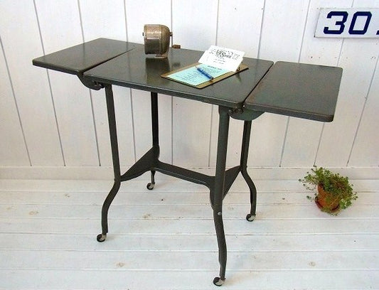 キャスター付き・スチール製・ヴィンテージ・タイプライターデスク/作業台 USA