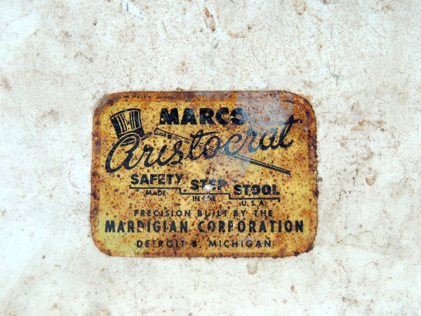 USA!白色のシャビーなスチール製・ヴィンテージ・ステップラダー/脚立