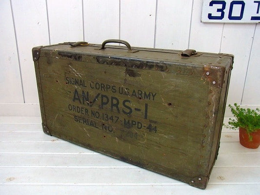【SIGNAL CORPS U.S.ARMY】持ち手付き・木製・ヴィンテージ・トランク/ミリタリー