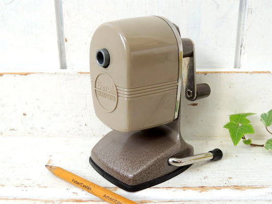 【Berol】ベージュ色・バキュームタイプ・ヴィンテージ・ペンシルシャープナー/鉛筆削り USA