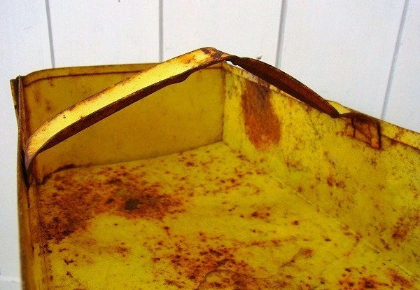 イエローのシャビーなティン製・アンティーク・3段ベジタブルラック/シェルフ USA