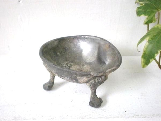 【フランス・パリの蚤の市・ネコ脚・デザイン】小さなアンティーク・小物入れ