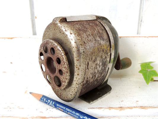 【BOSTON・ミリタリーグリーン】ヴィンテージ・ペンシルシャープナー・鉛筆削り・USA