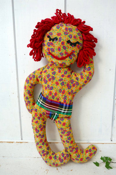 レトロポップ・花柄ファブリック製・ハンドメイド・ヴィンテージ・ピロードール・ぬいぐるみ・オモチャ