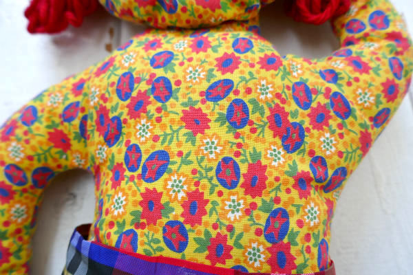 レトロポップ・花柄ファブリック製・ハンドメイド・ヴィンテージ・ピロードール・ぬいぐるみ・オモチャ