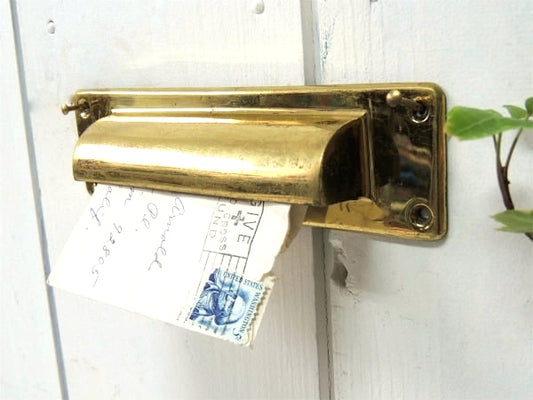 ゴールド色・真鍮製・アンティーク・レタースロット/レターポスト/郵便受け USA