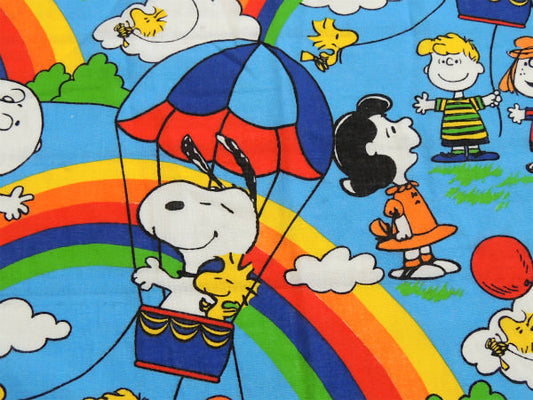 【スヌーピー】ピーナッツの仲間・レインボー柄・三角形・60'sヴィンテージ・カーテン・生地