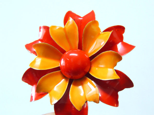 赤×オレンジ フラワーモチーフ 立体デザイン ヴィンテージ ブローチ アクセサリー  ジュエリー USA