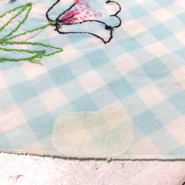 フラワーモチーフ×ギンガムチェック 手刺繍 ラウンド型 ヴィンテージ テーブルクロス ハンドメイド