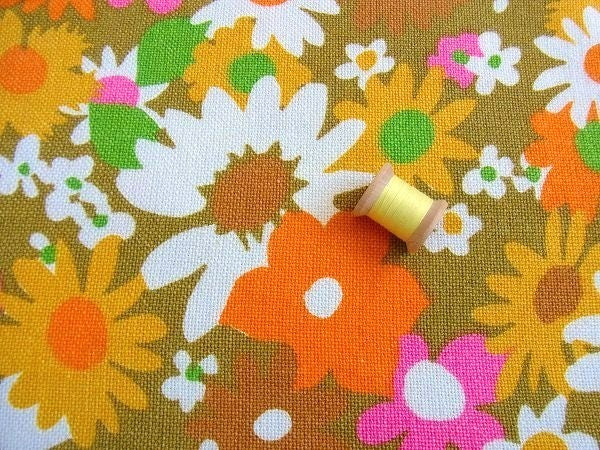 カラフルポップな花柄・ボンボン付き・ヴィンテージ・ベッドスプレッド ベッドカバー　USA