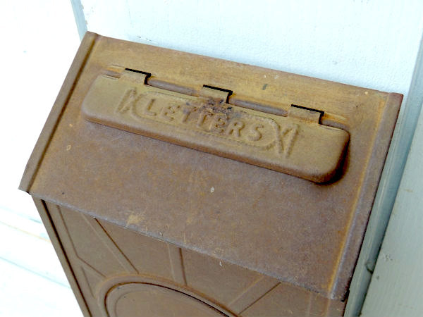 【FULTON】ドア型・ブラウン色・ティン製・アンティーク・メールボックス・郵便受け・ポスト USA