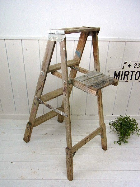 ミドルサイズ・木製・アンティーク・ステップラダー/脚立・USA