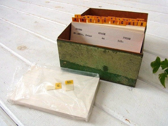 オリーブ・グリーン メタル製・カード付き・ヴィンテージ・カードボックス ファイルボックス USA