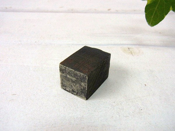 【デザイン・マーク】小さなヴィンテージ・スタンプ/USA・木製×メタル製