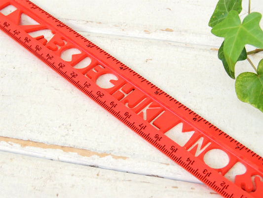 アルファベット型抜きデザイン・赤色・インチ&センチ・ヴィンテージ・ルーラー/定規/ものさし USA