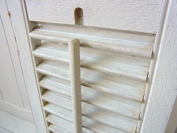 シャビーな白色の木製アンティーク・ルーバー/ヴォレー/シャッター/建具　USA