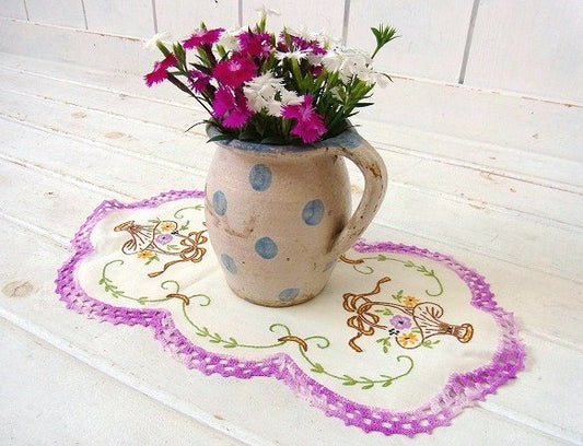 フラワーバスケット柄・デッドストック・クロッシェレース・アンティーク・刺繍ドイリー USA