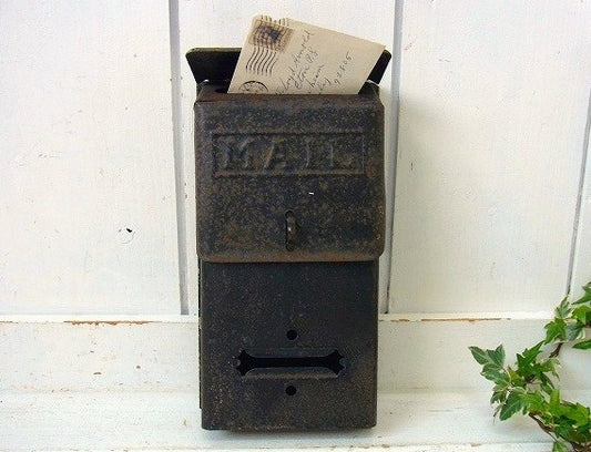 黒色のティン製・アンティーク・メールボックス/郵便受け/ポスト USA