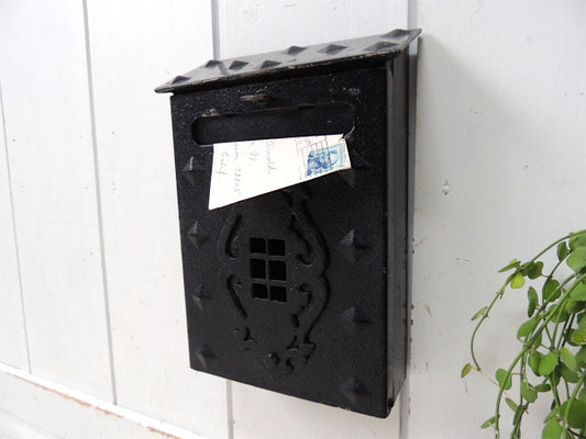 【USA・黒色】アイアン・アンティーク・メールボックス・郵便受け/ポスト
