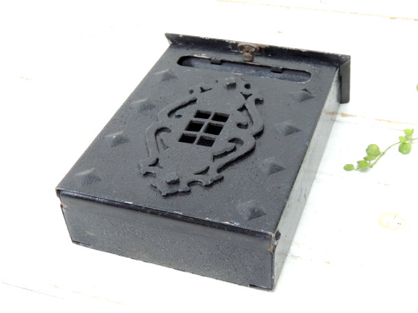 【USA・黒色】アイアン・アンティーク・メールボックス・郵便受け/ポスト