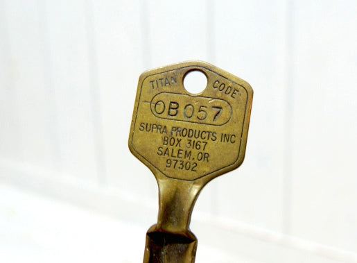【SUPRA PRODUCTS INC】お洒落な形の真鍮製・ヴィンテージ・鍵・キー