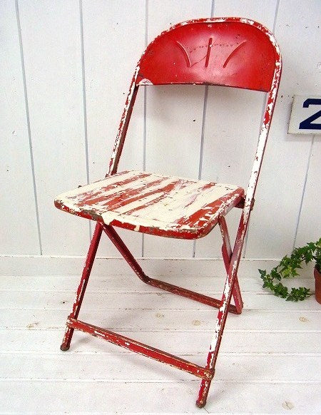 赤色のシャビーなヴィンテージ・スチールチェア/ガーデンチェア/折り畳みイス USA