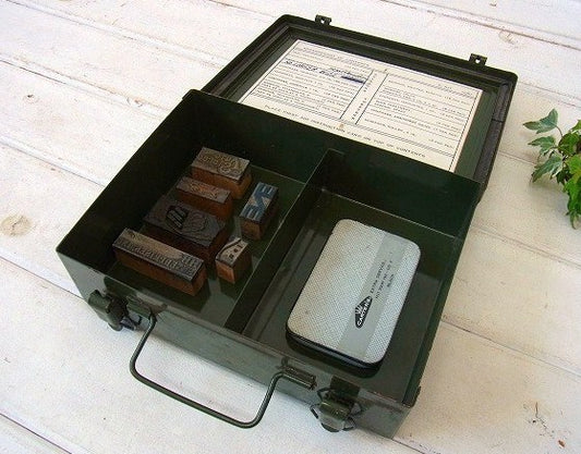 【ファーストエイド・BELL SYSTEM】メタル製・ヴィンテージ・救急箱・USA・アーミーグリーン