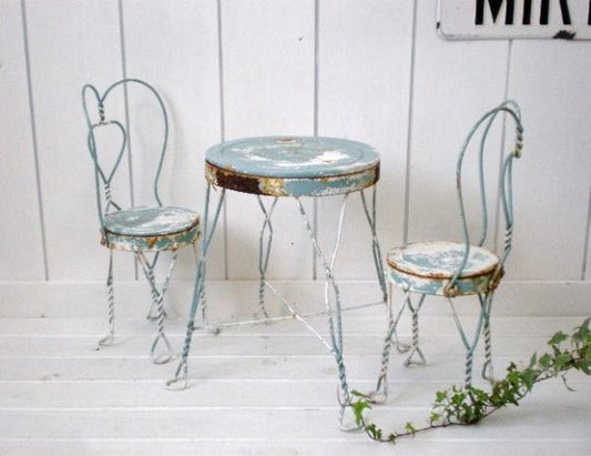 USA・アイアン製・小さなアンティーク・ガーデンテーブル・お庭・ガーデニング