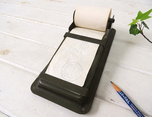 【NEW YORK/N.Y】カーキ色のメタル製・ロール式・アンティーク・メモホルダー USA