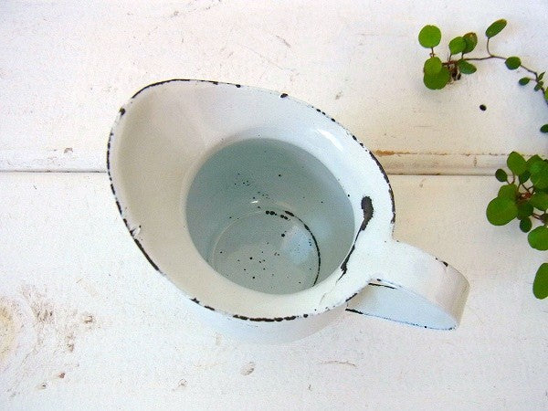 白色の小さなアンティーク・ホーローピッチャー・4つセット USA