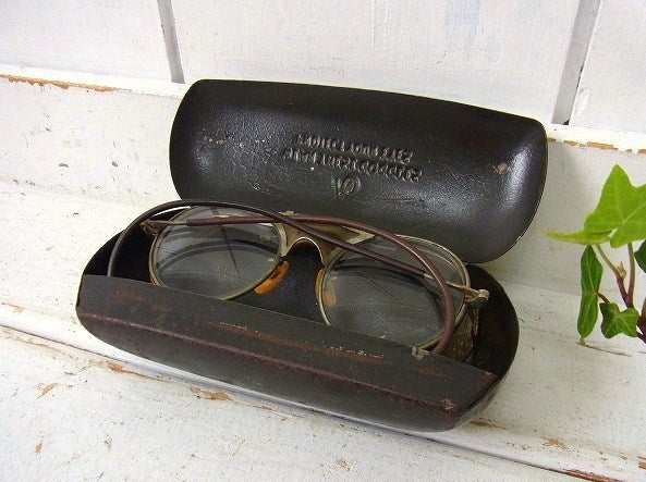アメリカンオプティカル 眼鏡ケース 30~1940y・メタル製・ビンテージ・アイグラス ケース・US