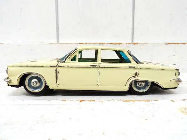 1961s バンダイ・シボレー・コルベア コルヴェア ビンテージ・ブリキカー・ブリキ自動車・アメ車・玩具 TOY