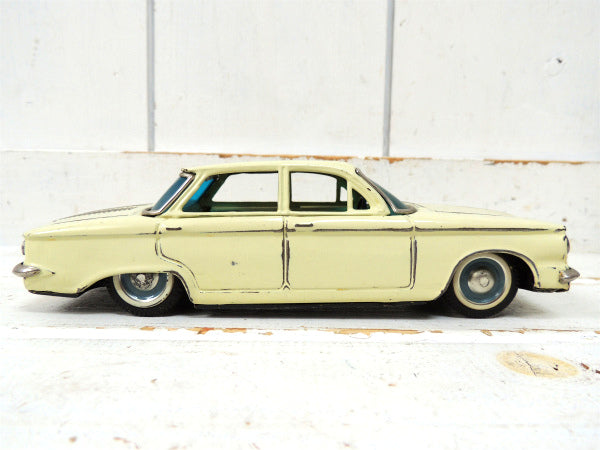 1961s バンダイ・シボレー・コルベア コルヴェア ビンテージ・ブリキカー・ブリキ自動車・アメ車・玩具 TOY
