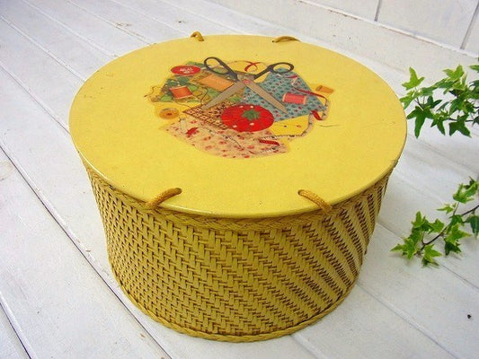 【プリンセス】イエロー・ウィッカー編み・アンティーク・ソーイングバスケット/裁縫箱 USA