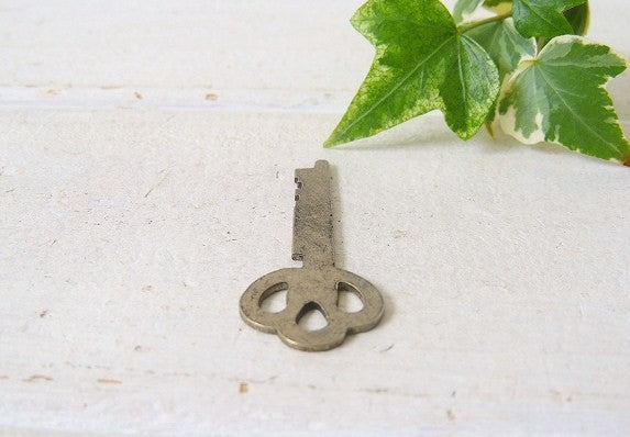 USA 三つ穴 アンティーク KEY お洒落デザイン 鍵 アメリカ キー 古鍵