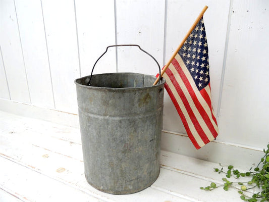 【ハンドル付き】ブリキ製・ヴィンテージ・ダストボックス/ごみ箱/トラッシュカン