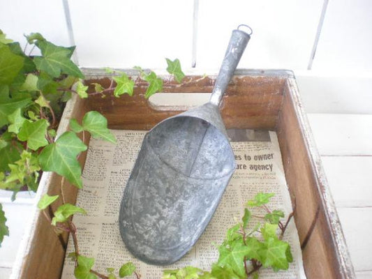 ブリキ製・ヴィンテージ・スコップ/スクープ/ガーデンツール USA