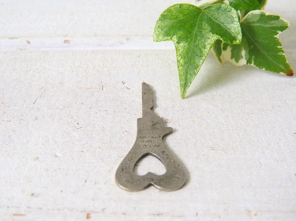 【SENTRY KEYHOLE LOCK】ハート型・鍵・アンティーク・キー・USA・ナンバー