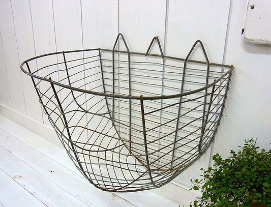 大きな壁掛けヴィンテージ・ワイヤーバスケット/カゴ USA