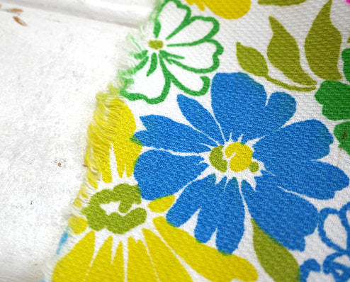 カラフル 花柄 デッドストック ヴィンテージ ファブリック 生地 テキスタイル/103×90