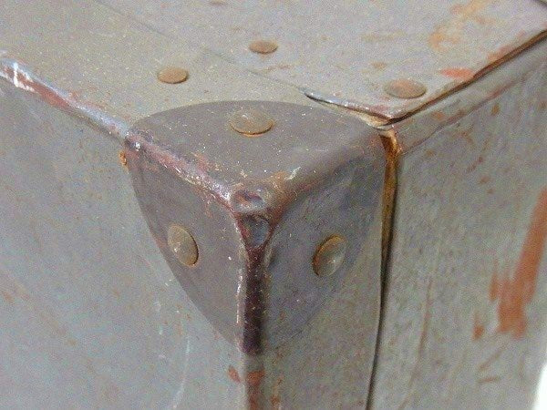 ノスタルジック ブリキ製・アンティーク・トランク・スーツケース・USA