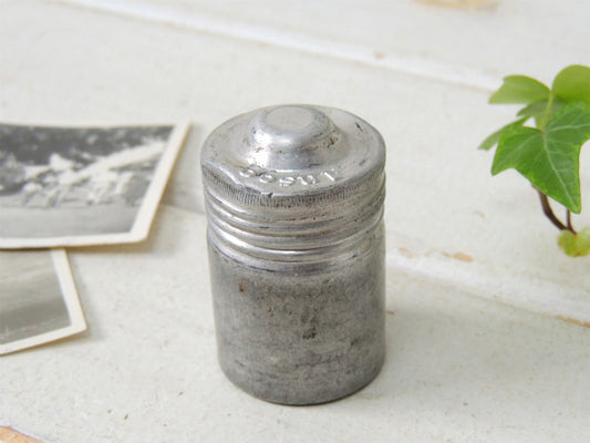 【NY・アメリカ製】カメラ用の小さなヴィンテージ・アルミ製・フィルムケース/USA